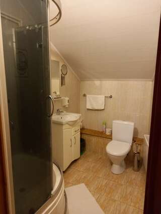 Гостевой дом Славянский Двор Гатчина Стандартный двухместный номер с 2 отдельными кроватями-4